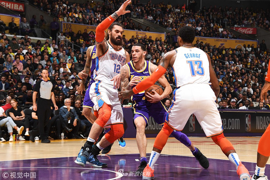 还是禁区内 还是禁区内