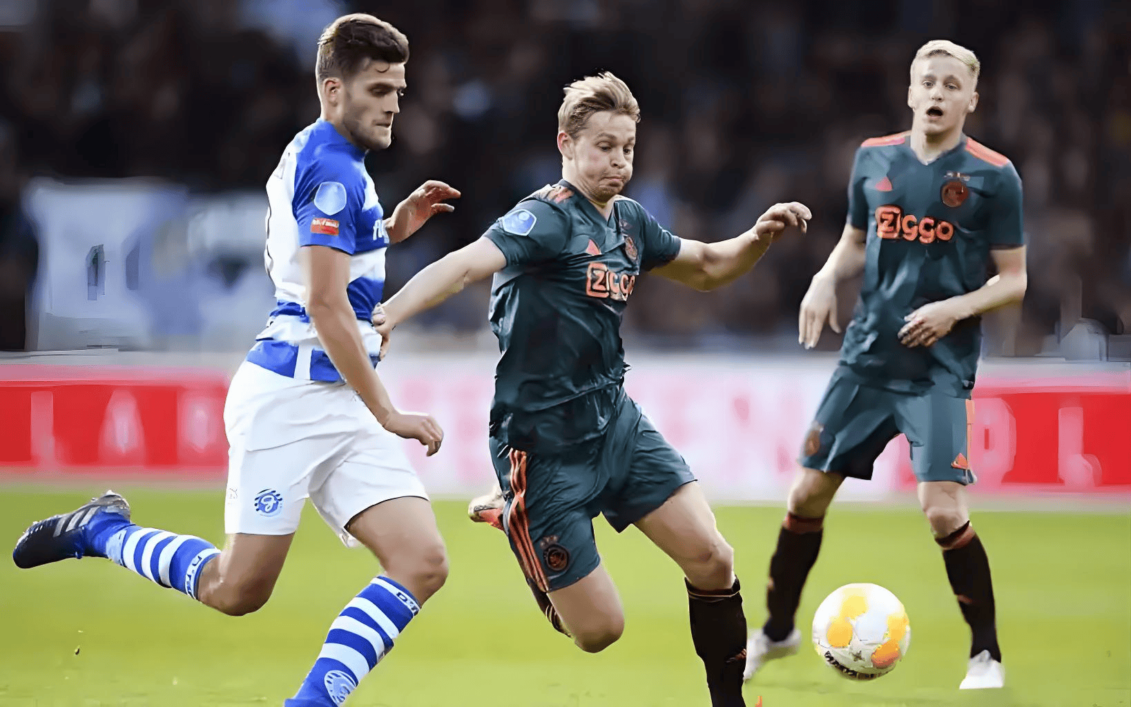 鼓励球员间 鼓励球员间