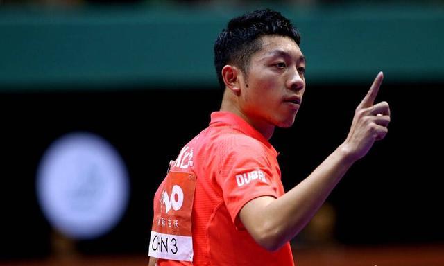 并肩的画面 并肩的画面