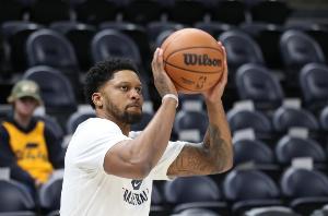 球队依然保 球队依然保